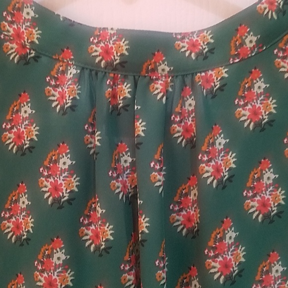 Cabi - Picture 3 of 4